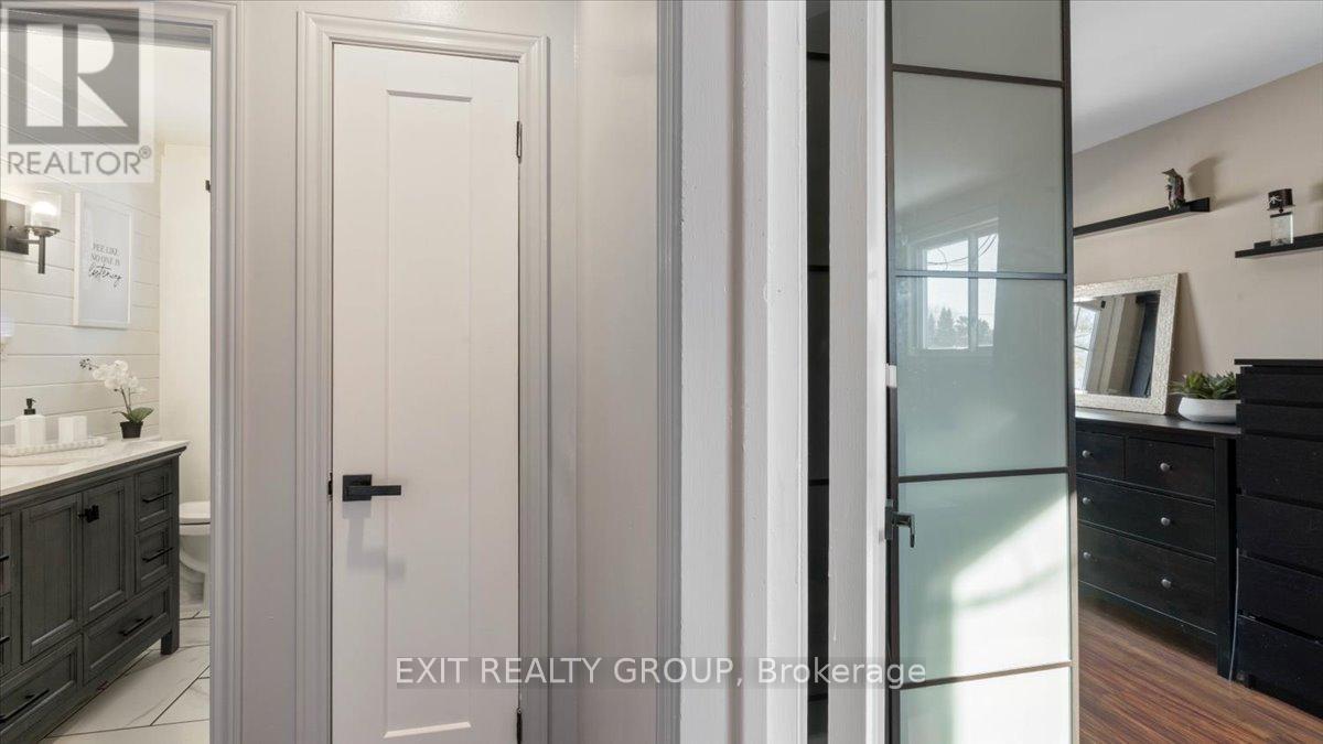 84 CHATTERTON VALLEY CRESCENT — photo 14