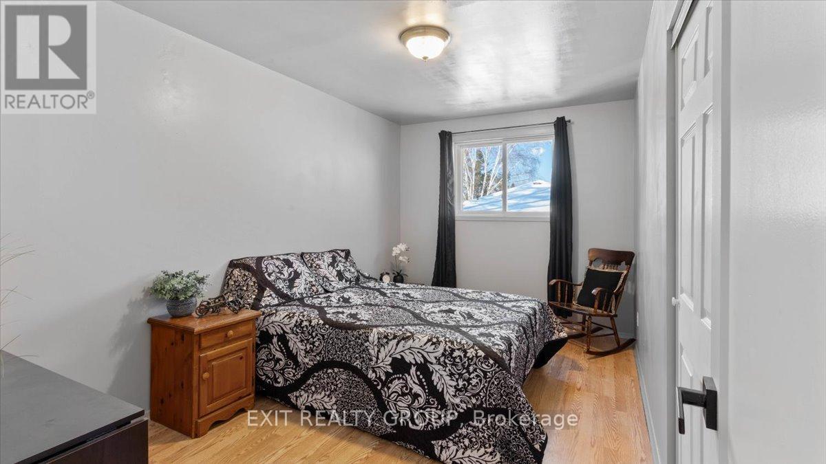 84 CHATTERTON VALLEY CRESCENT — photo 19