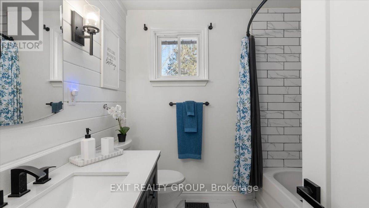 84 CHATTERTON VALLEY CRESCENT — photo 21