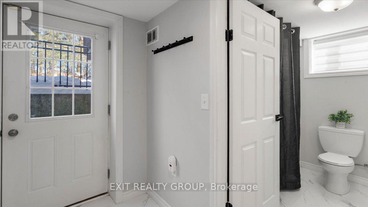 84 CHATTERTON VALLEY CRESCENT — photo 28