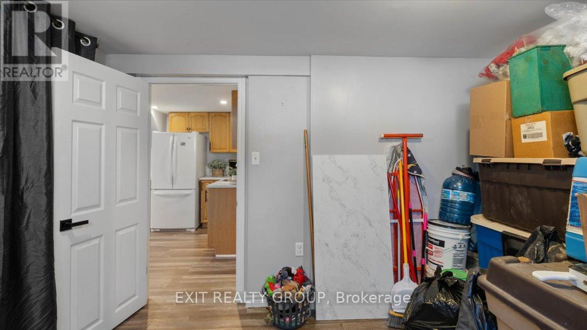 84 CHATTERTON VALLEY CRESCENT — photo 29