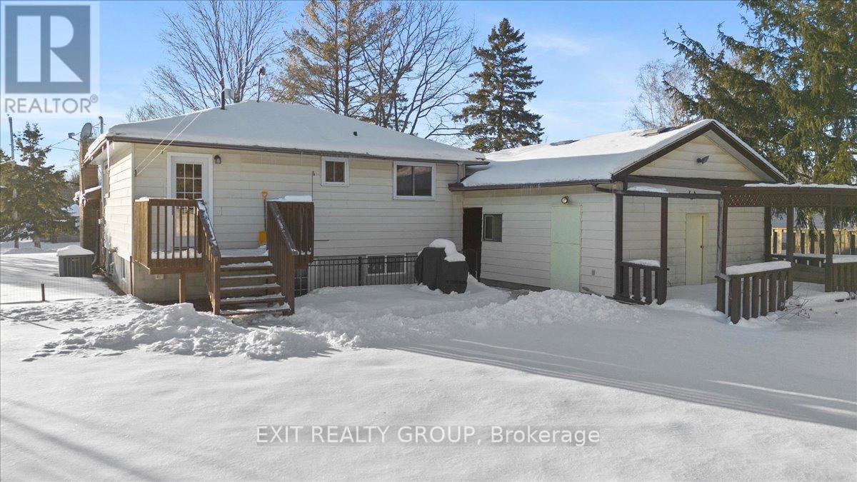 84 CHATTERTON VALLEY CRESCENT — photo 32