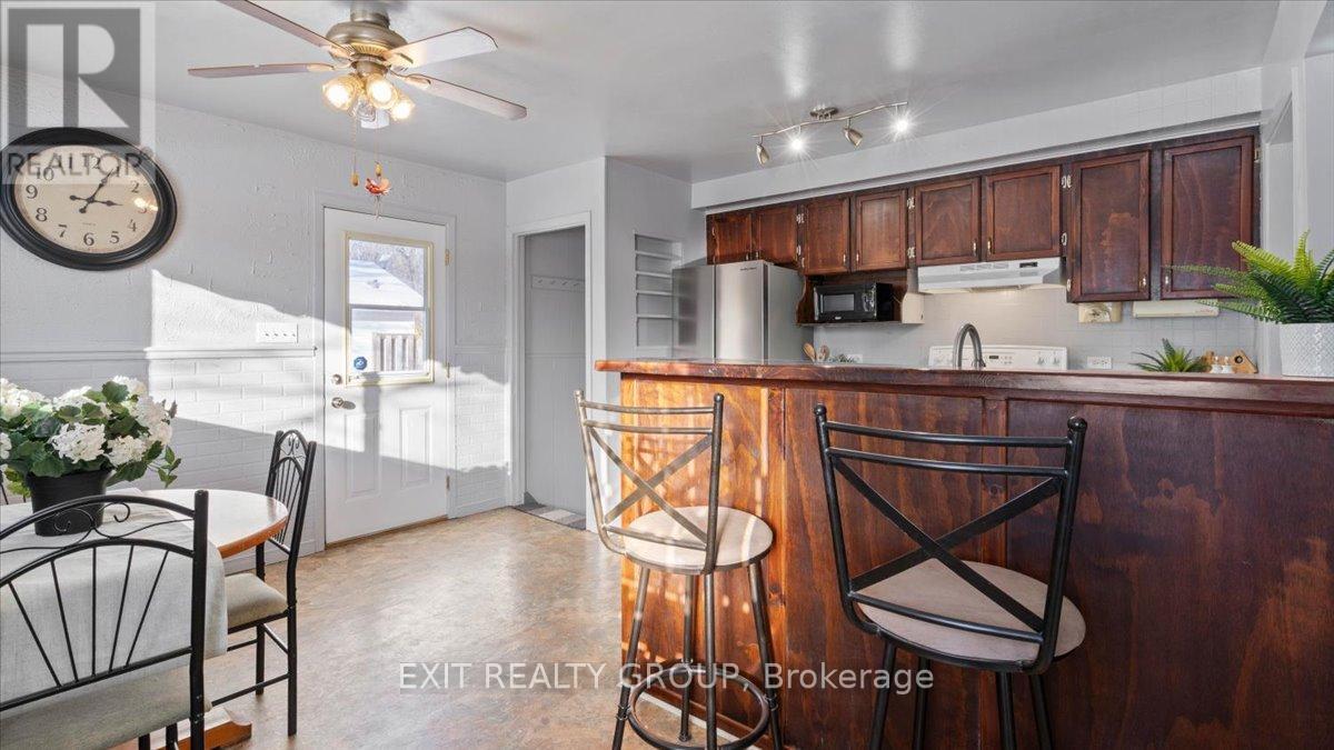 84 CHATTERTON VALLEY CRESCENT — photo 5