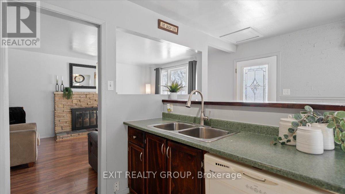 84 CHATTERTON VALLEY CRESCENT — photo 7