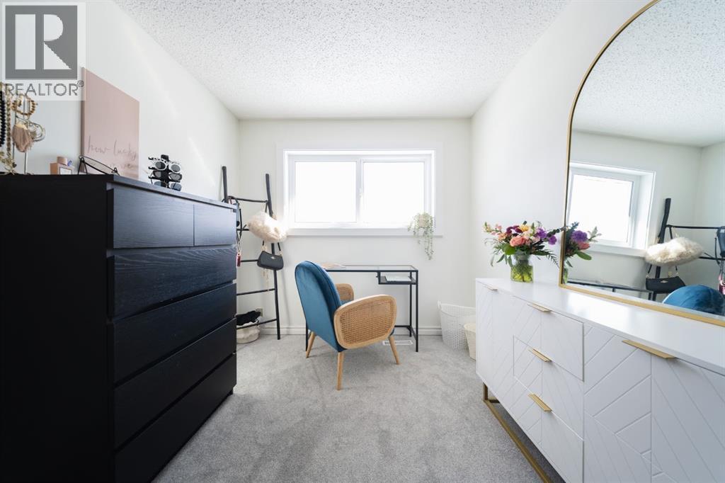 453 Signal Road, Fort McMurray