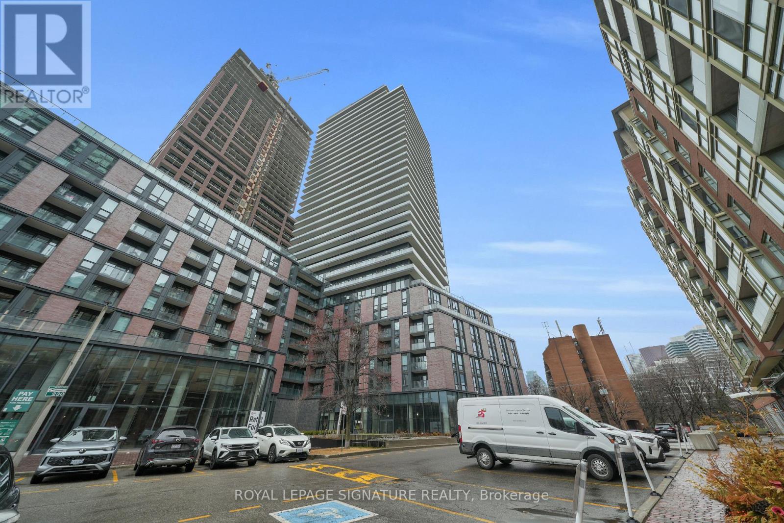 1104 - 35 PARLIAMENT STREET