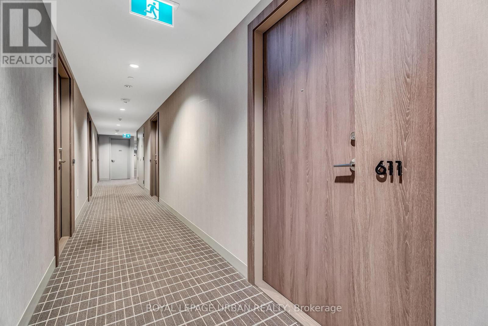 #611 27 BATHURST STREET - 5