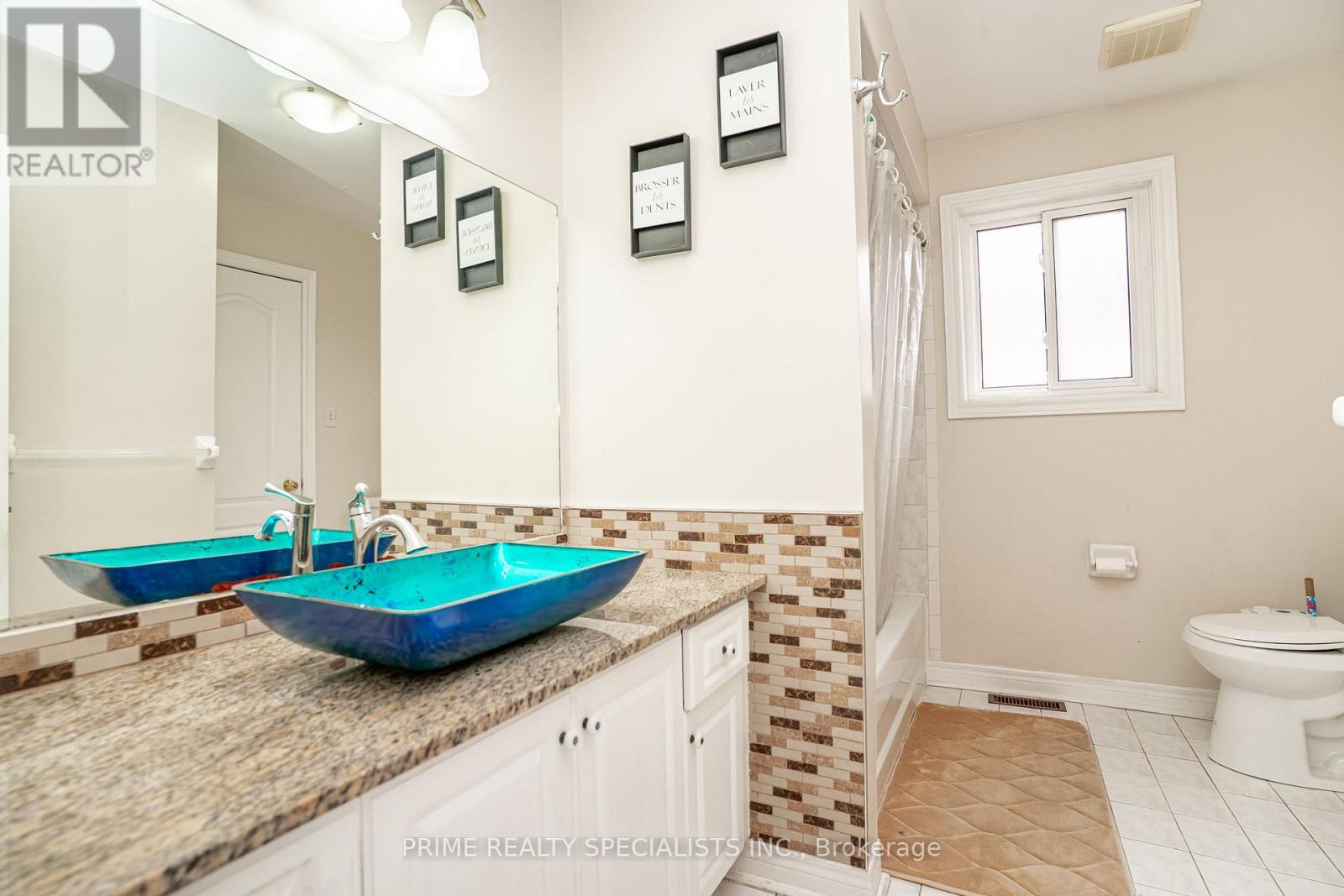 52 DEERGLEN DRIVE - 26
