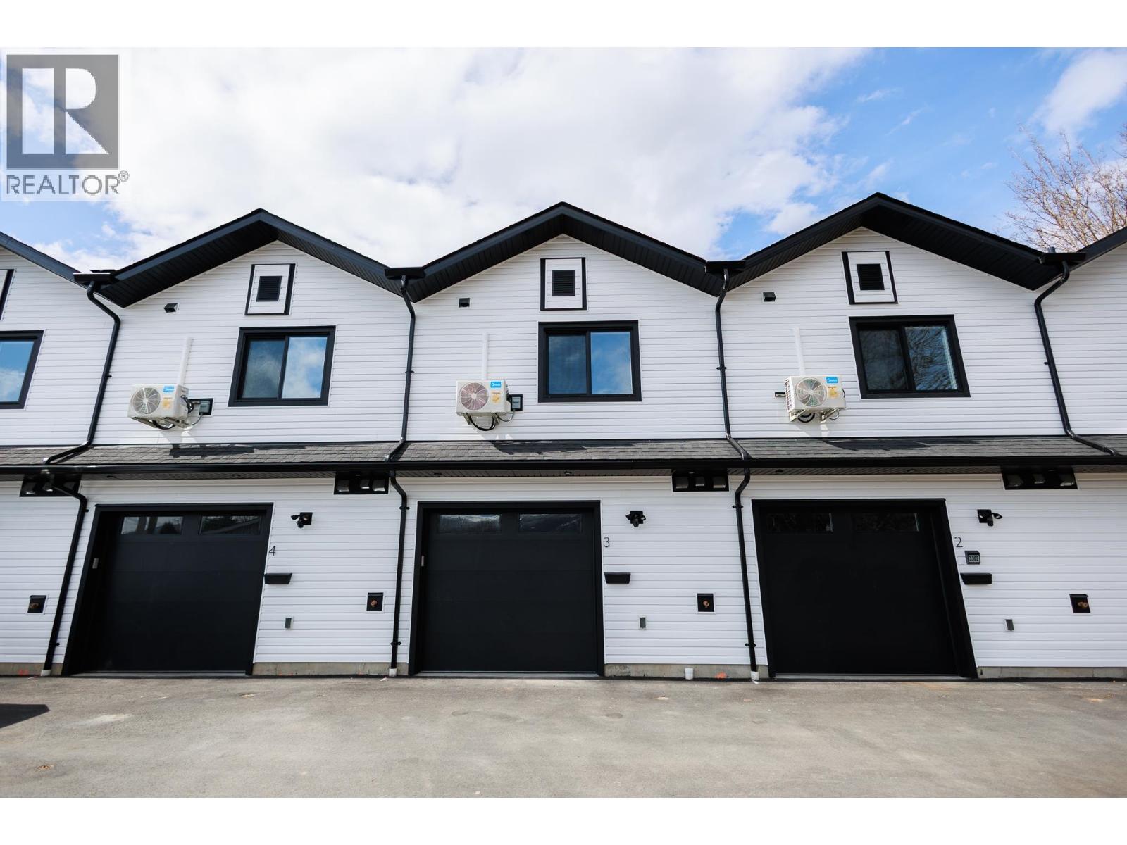 #3 3302 EBY STREET - 25