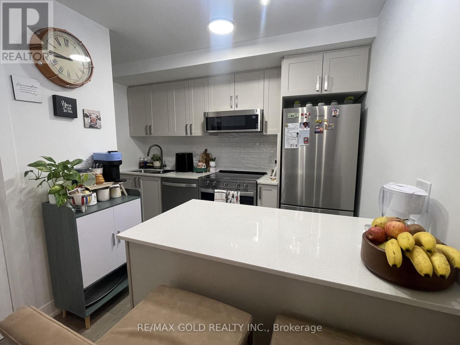 #102 1115 DOUGLAS MCCURDY COMM DRIVE E - 7