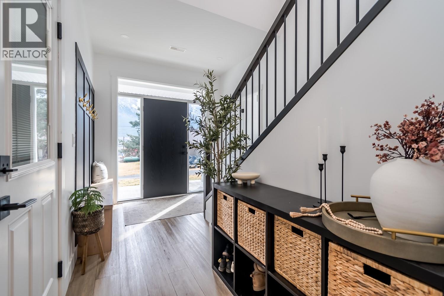 293 PARK Drive - 19