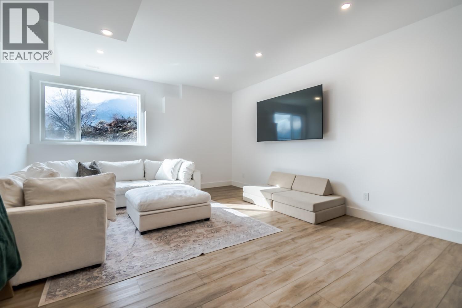 293 PARK Drive - 21