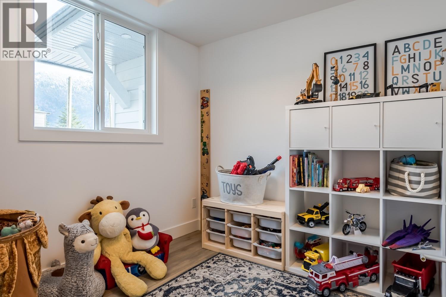 293 PARK Drive - 27