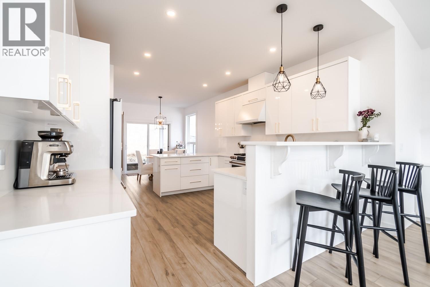 293 PARK Drive - 33