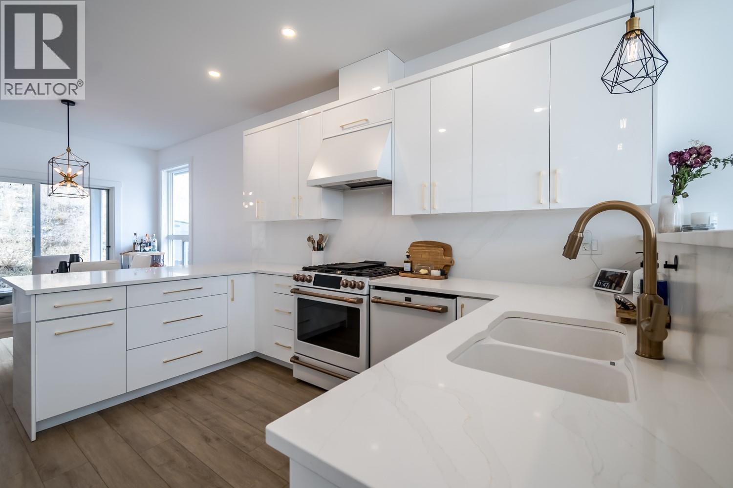 293 PARK Drive - 36