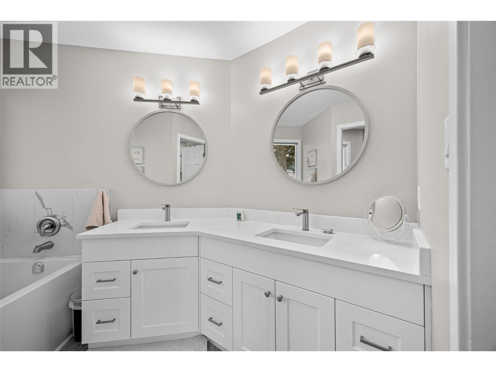 445 Curlew Drive, Kelowna