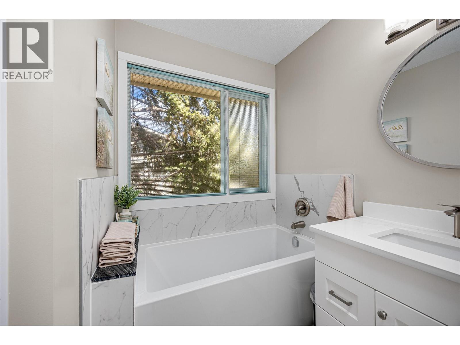 445 Curlew Drive, Kelowna