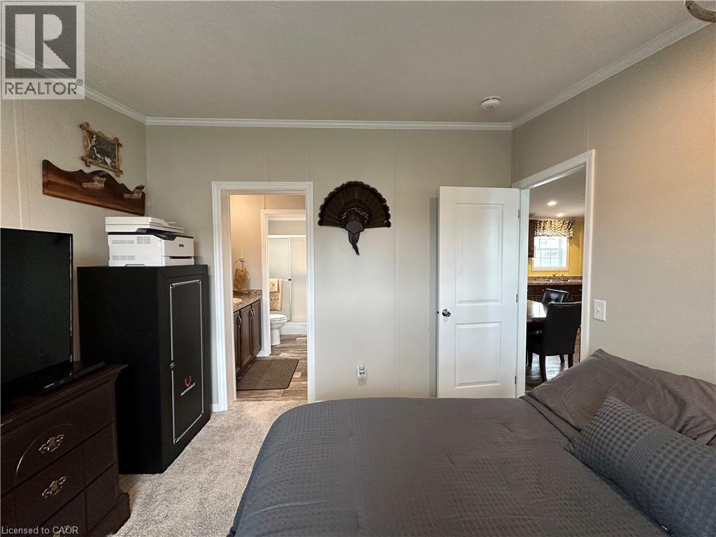 14 COPPER BEECH DRIVE - 23