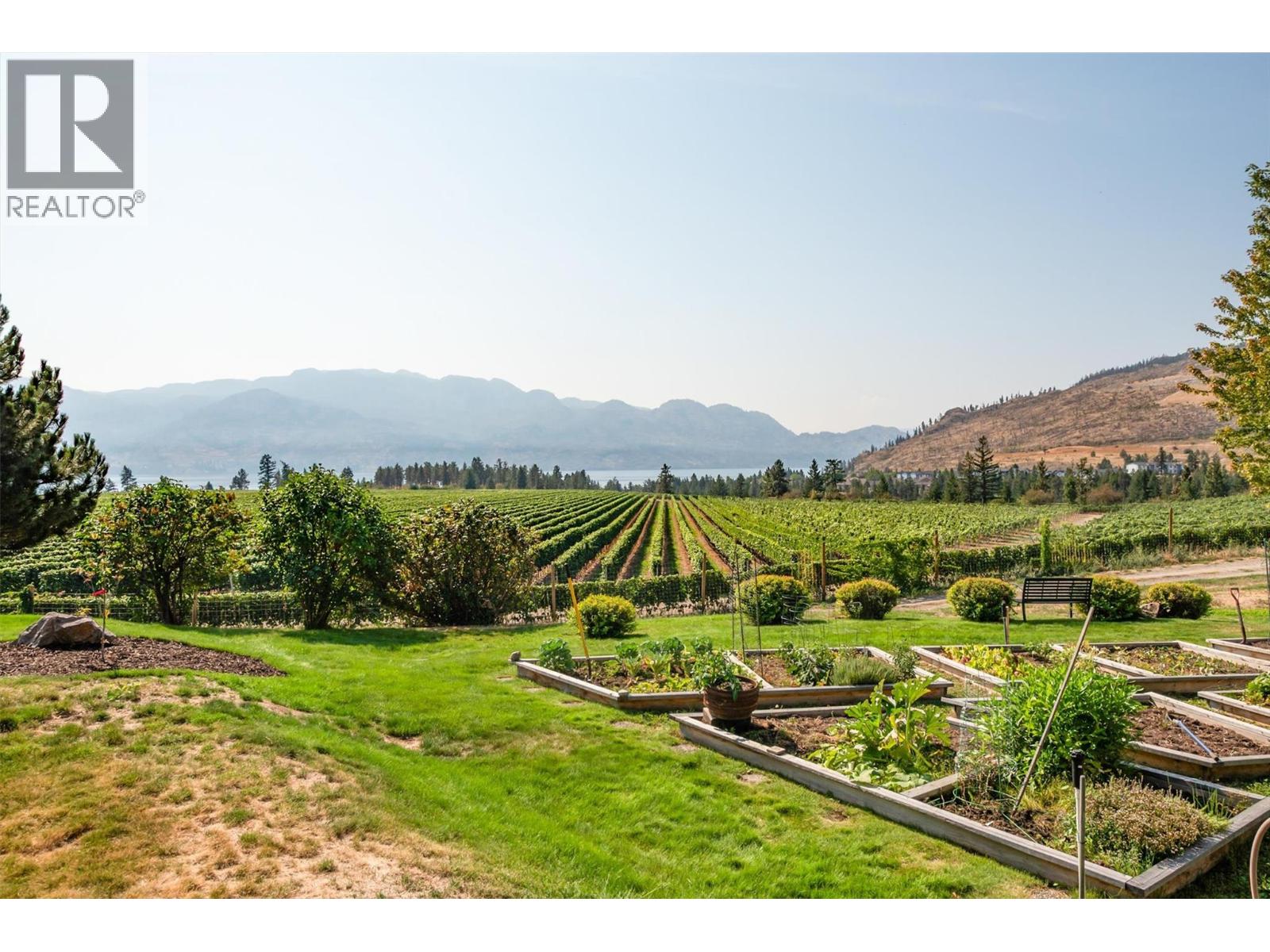215 3890 Brown Road, West Kelowna