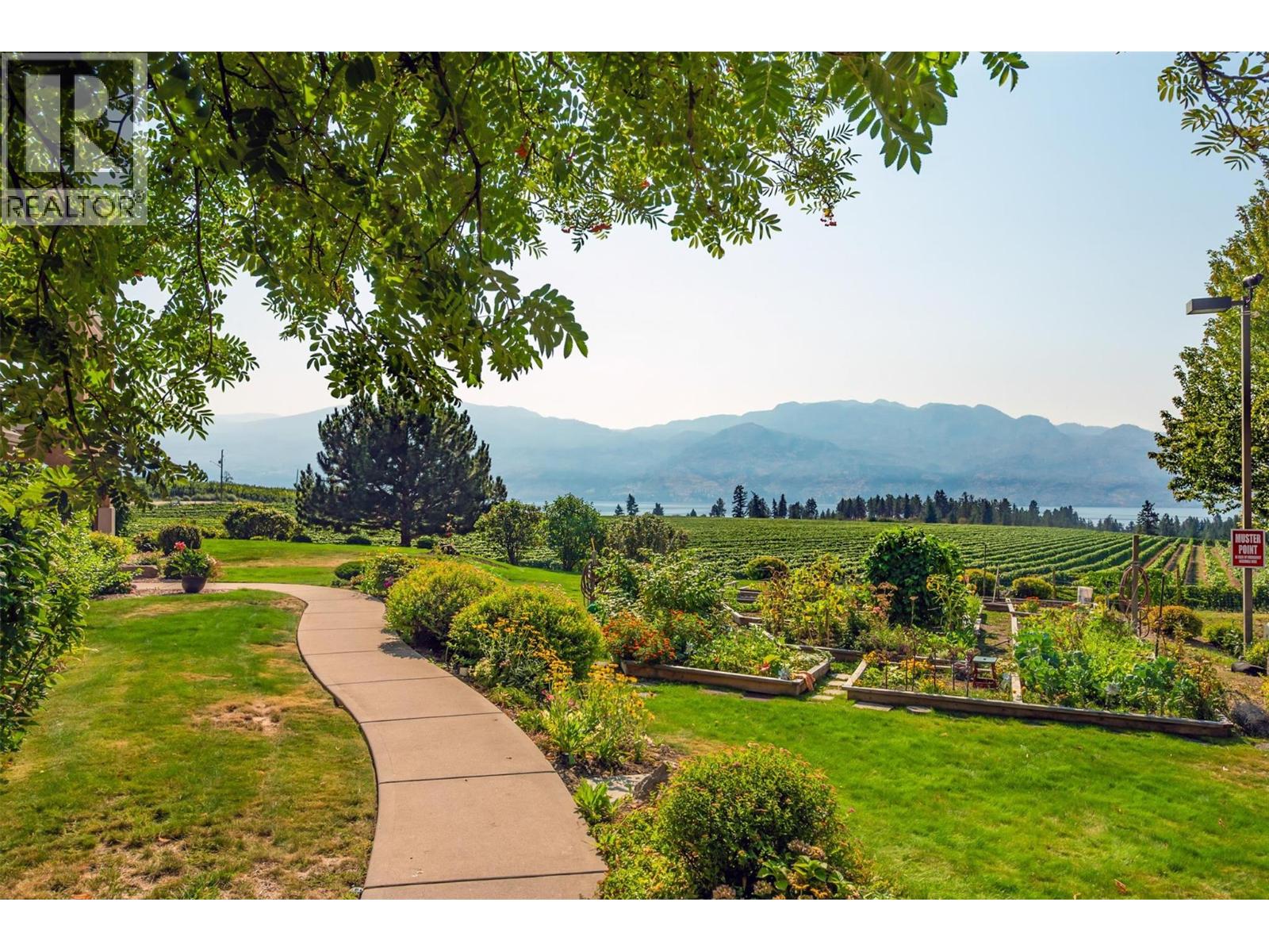 215 3890 Brown Road, West Kelowna