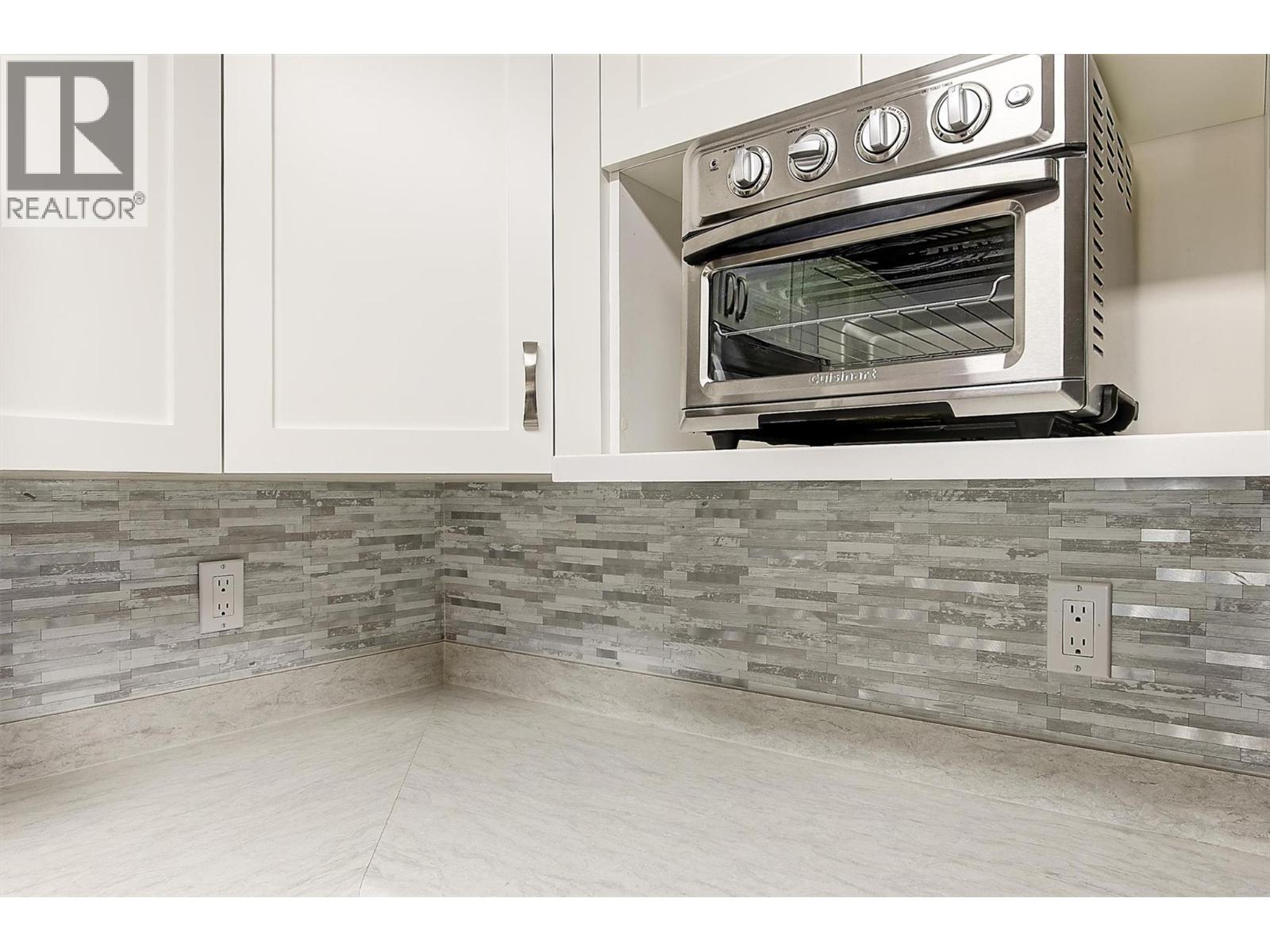 215 3890 Brown Road, West Kelowna