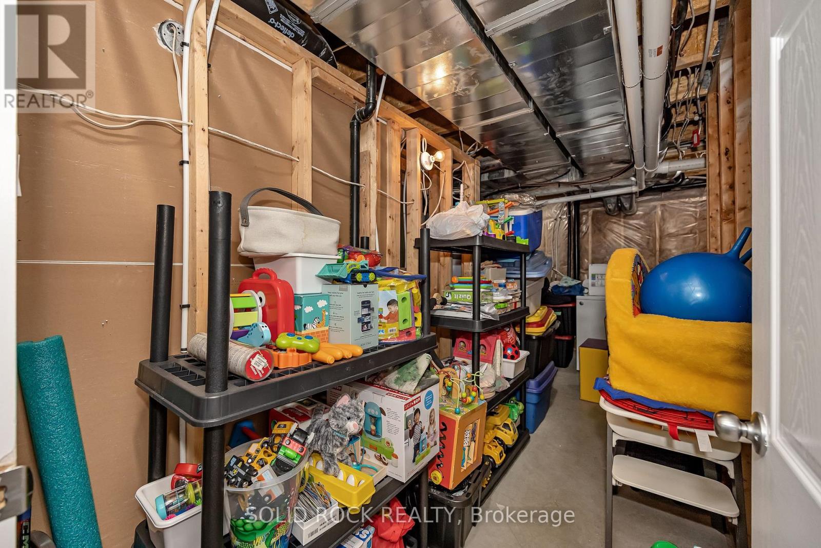 40 GORDON FERGUSON PLACE — photo 28