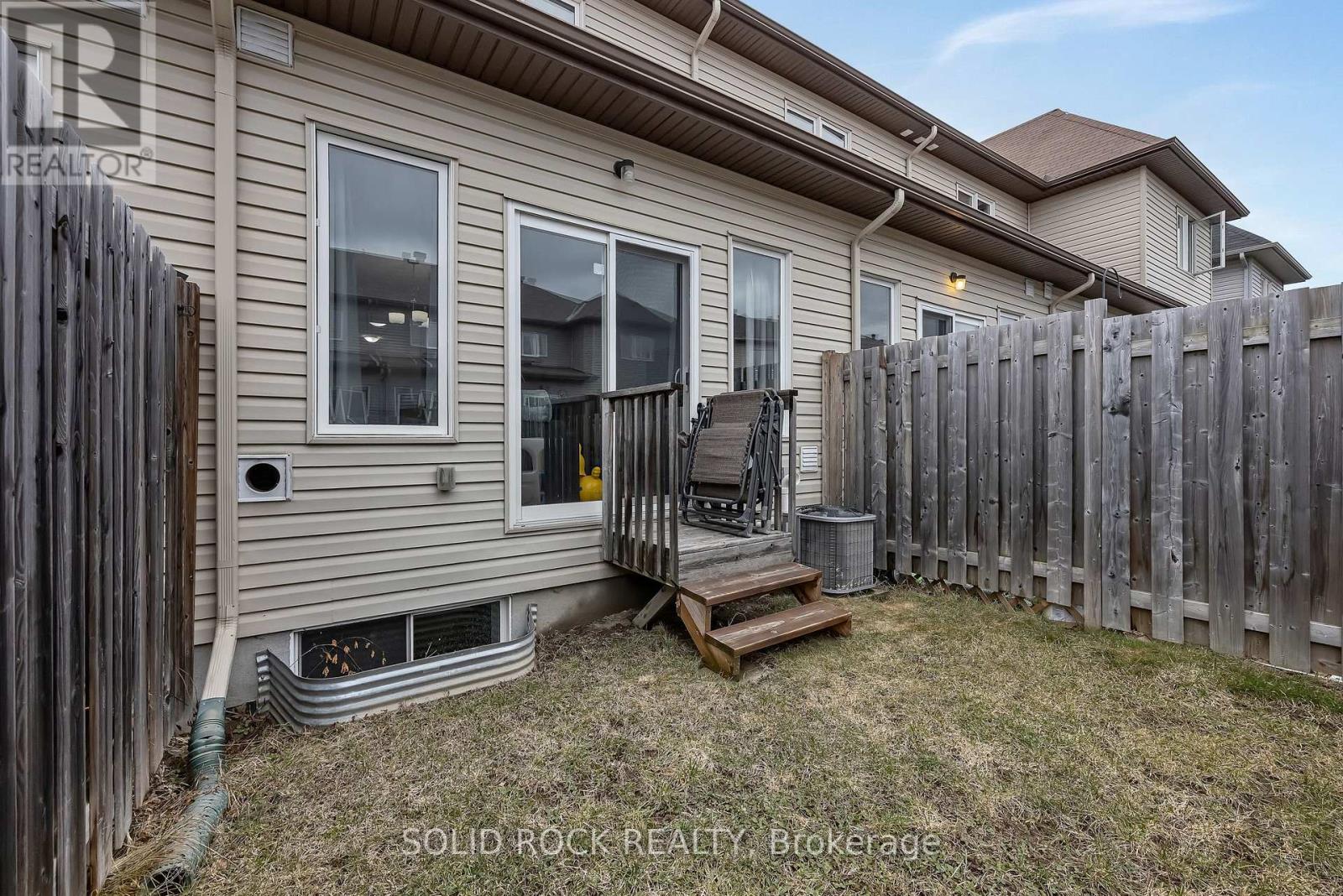 40 GORDON FERGUSON PLACE — photo 29