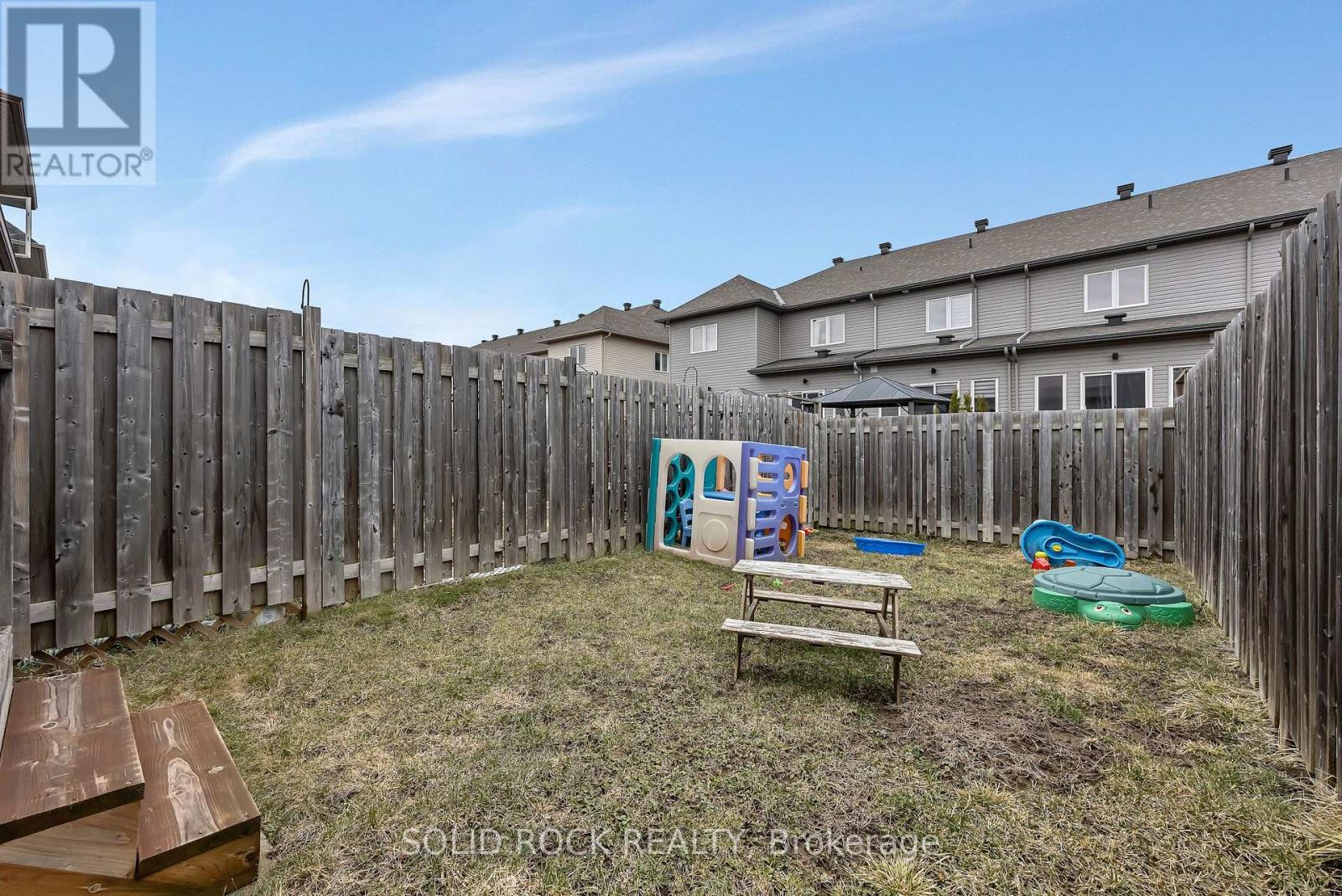 40 GORDON FERGUSON PLACE — photo 31