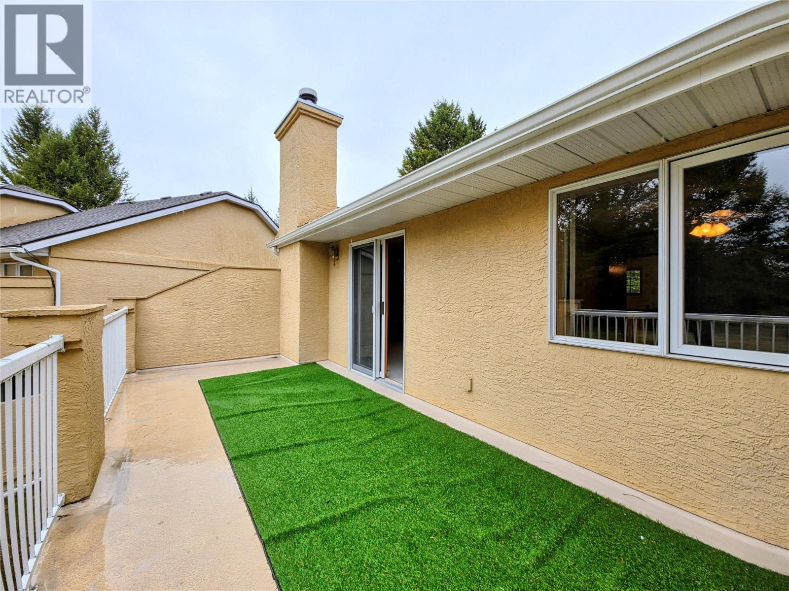 #8 7595 PIONEER AVENUE - 25