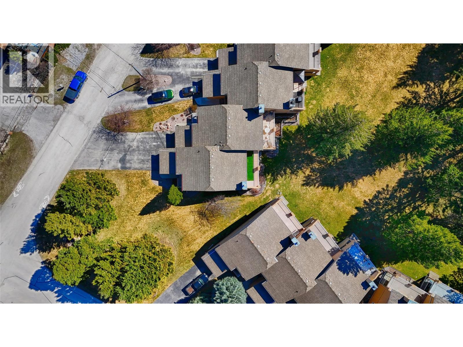 #8 7595 PIONEER AVENUE - 37