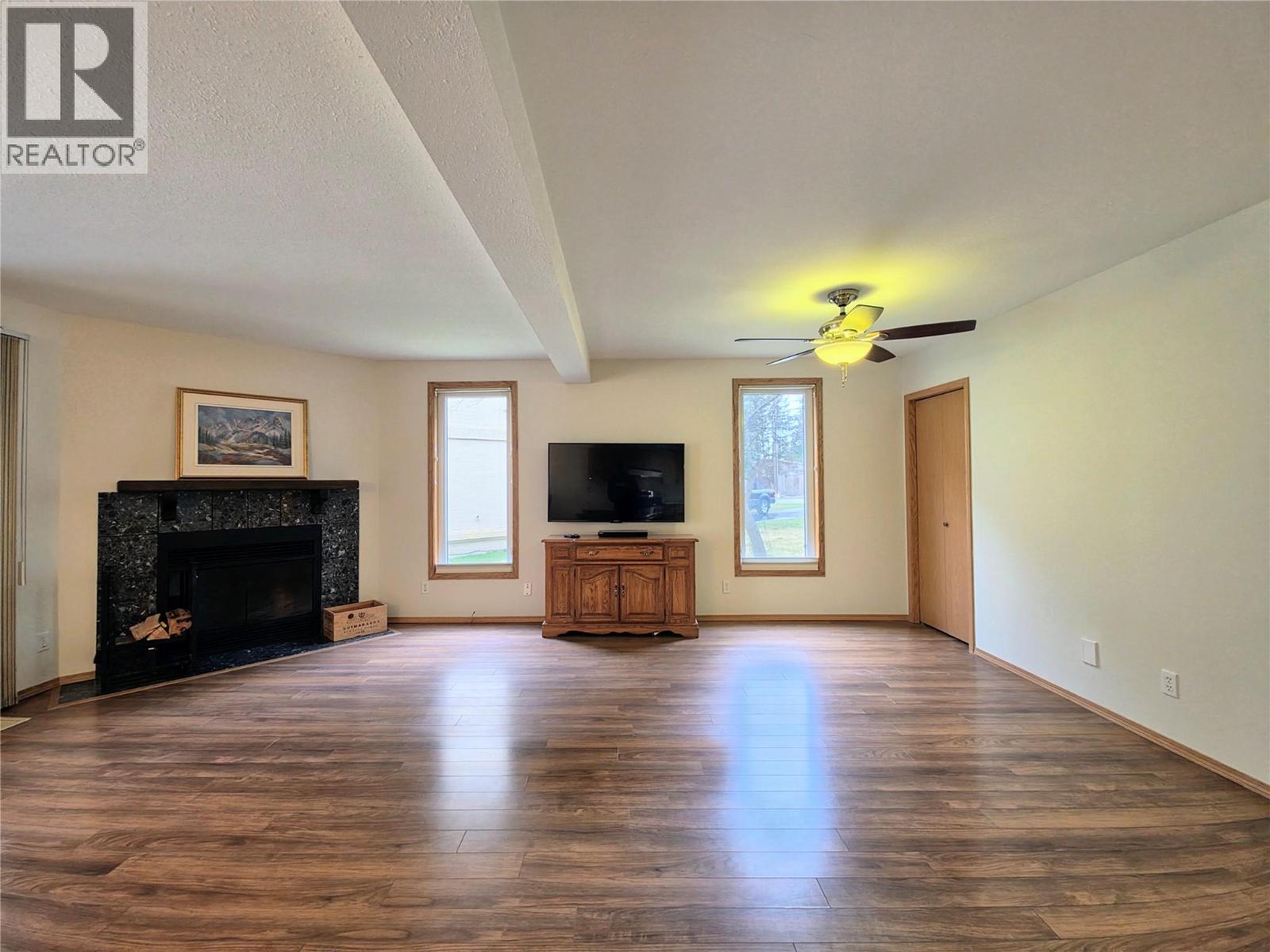 #8 7595 PIONEER AVENUE - 4