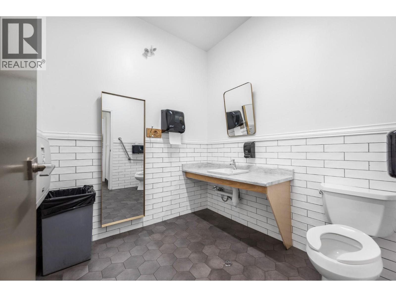  7920/7912 Highland Road, Vernon