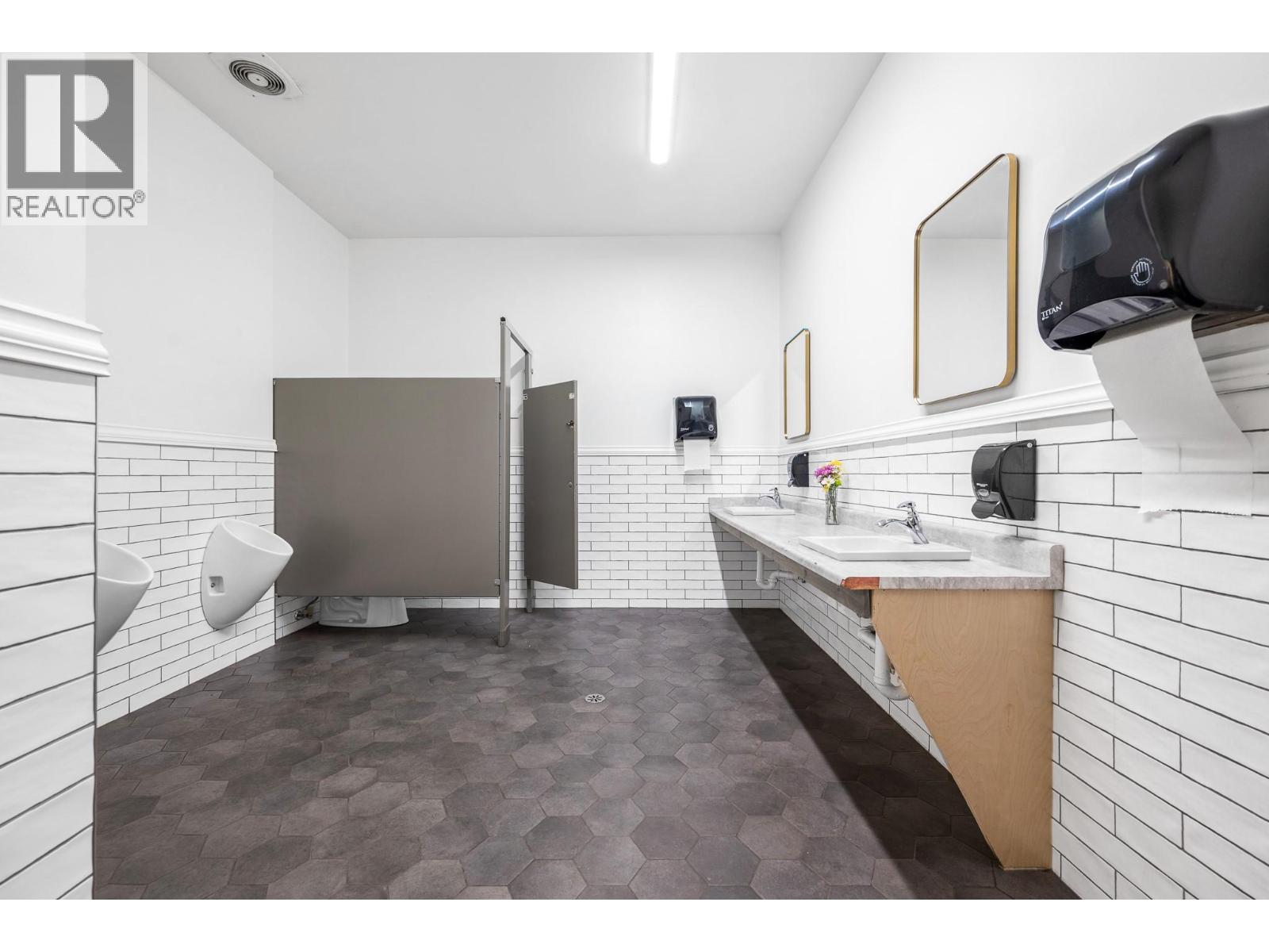  7920/7912 Highland Road, Vernon