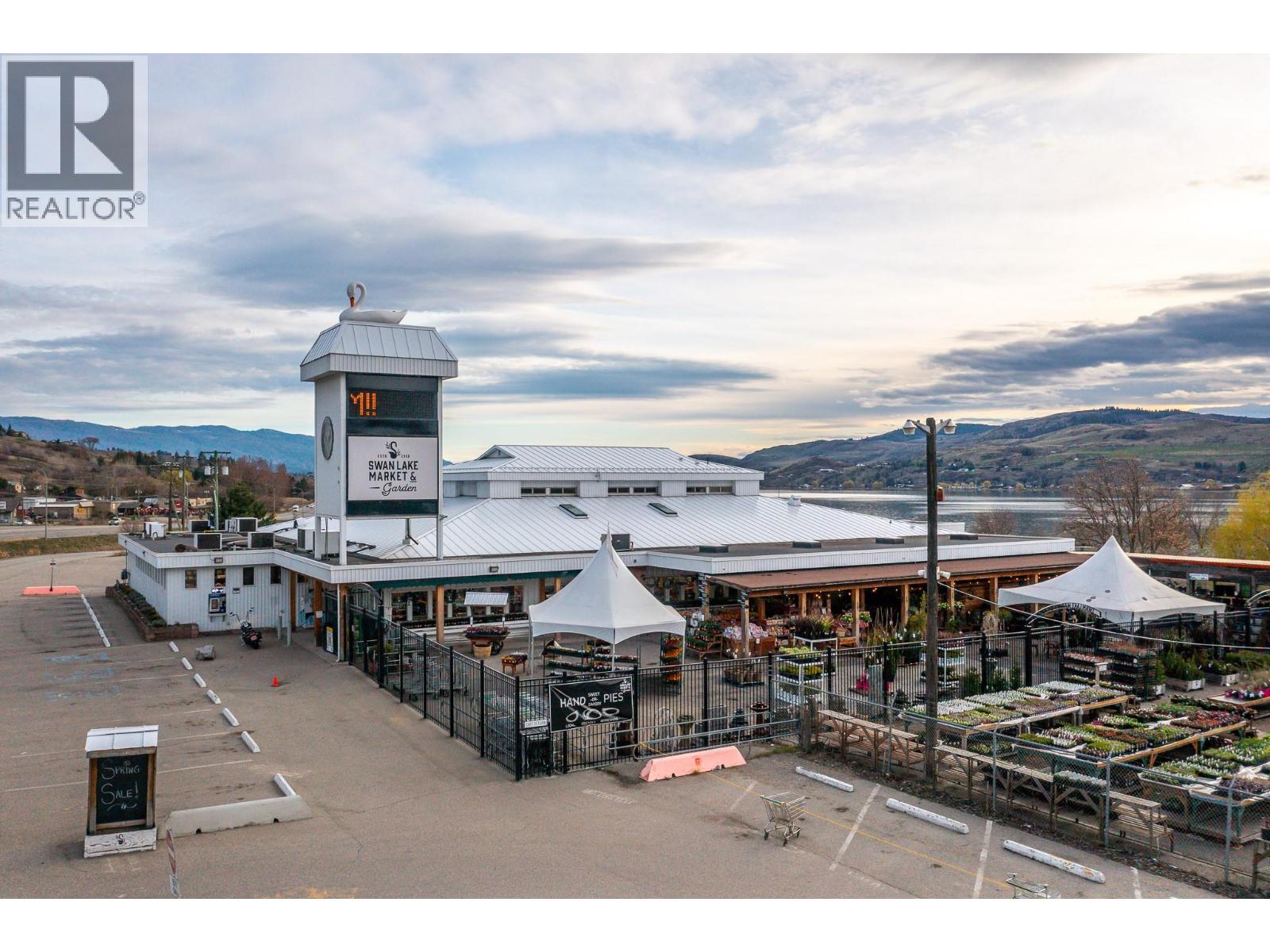 7920/7912 Highland Road, Vernon