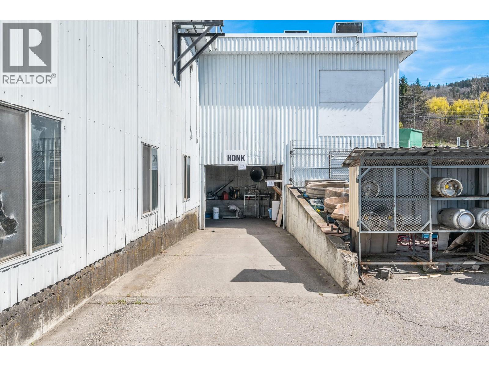  7920/7912 Highland Road, Vernon