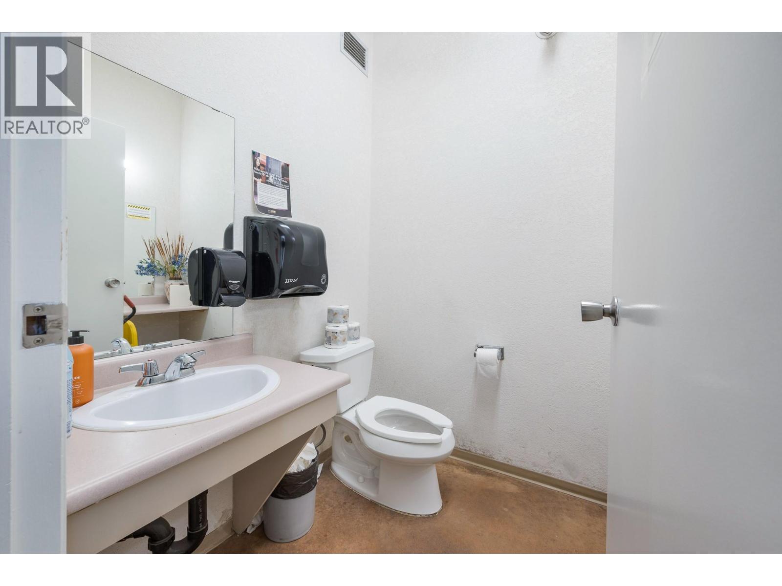  7920/7912 Highland Road, Vernon