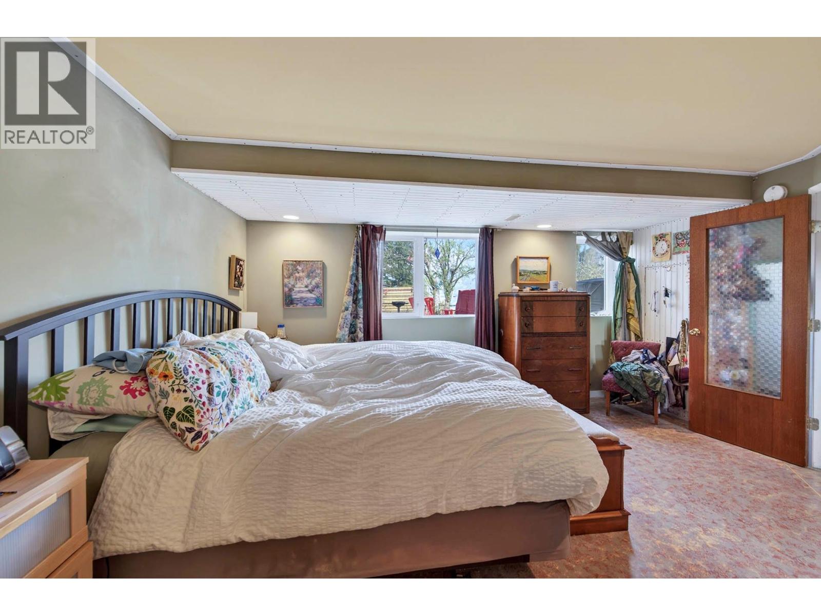 640 FRASER STREET - 36