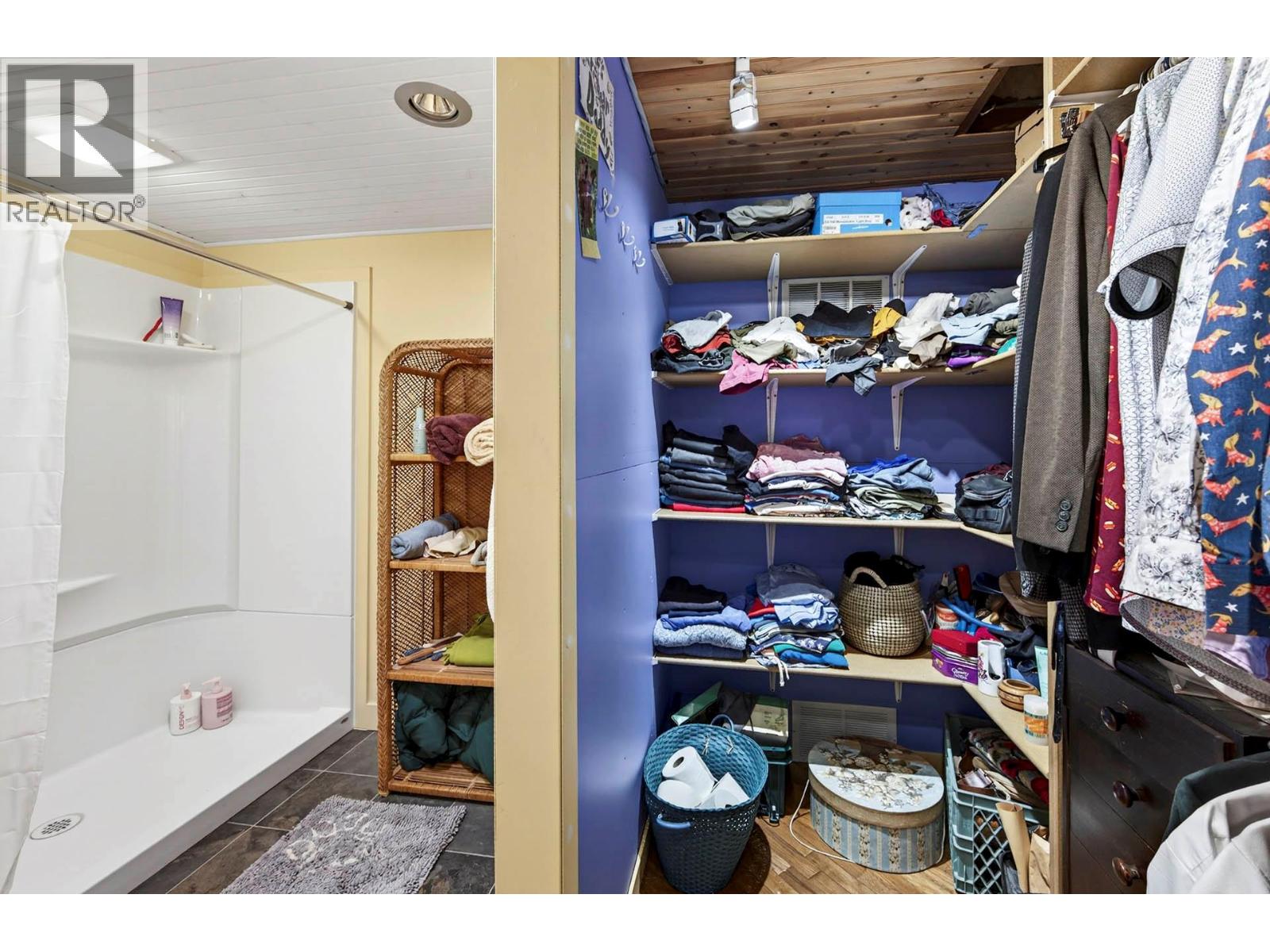 640 FRASER STREET - 42