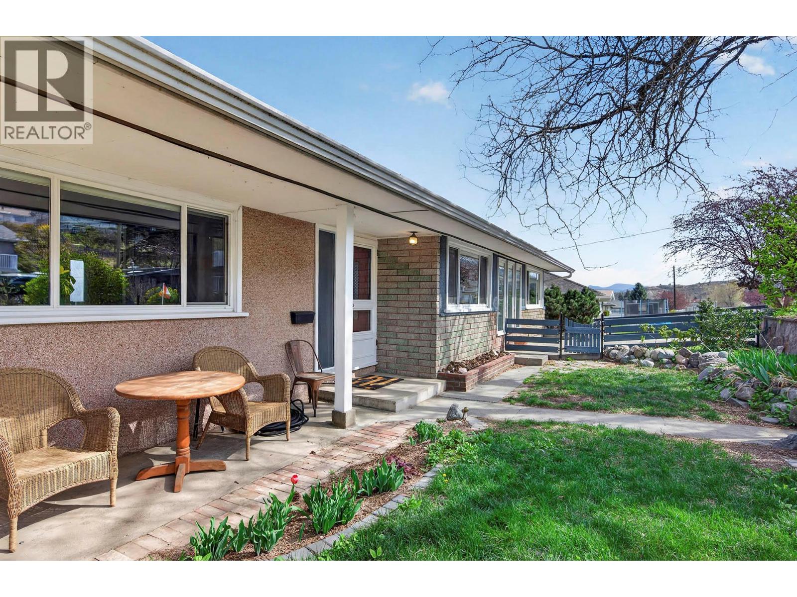 640 FRASER STREET - 50