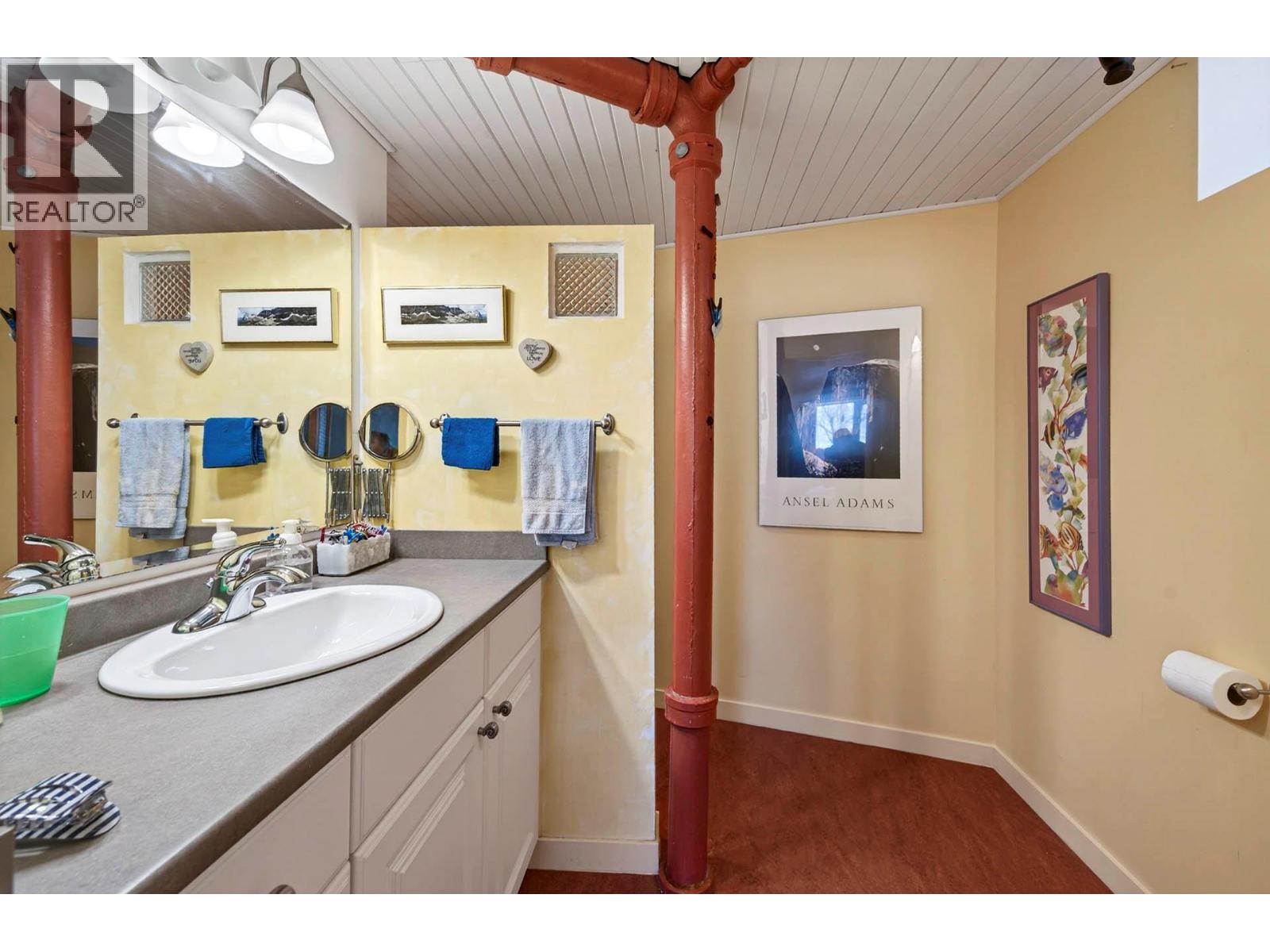 640 FRASER STREET - 39