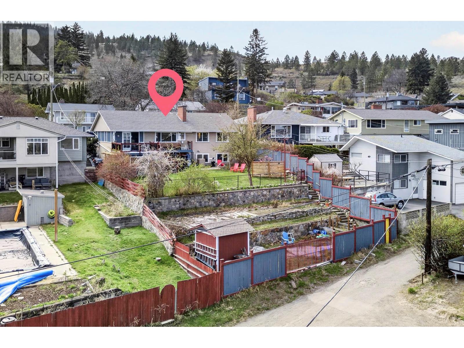 640 FRASER STREET - 75