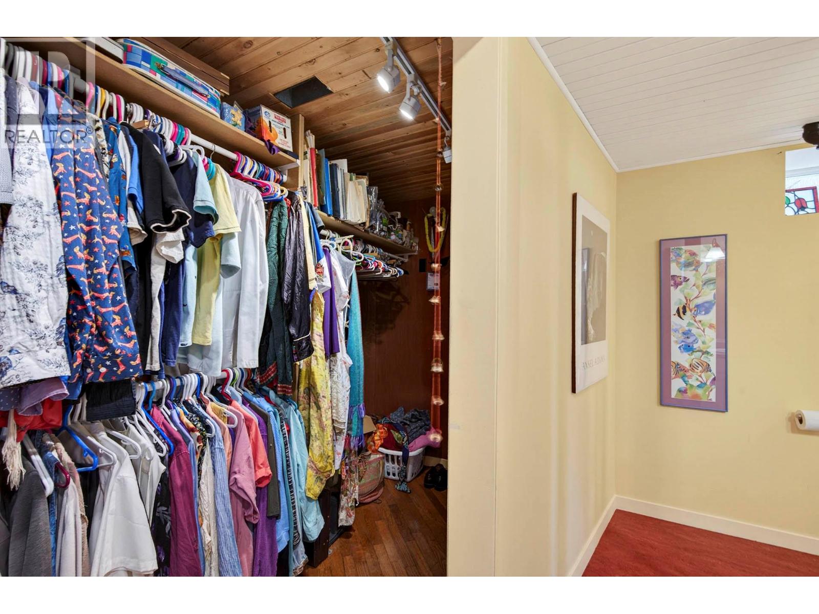 640 FRASER STREET - 38