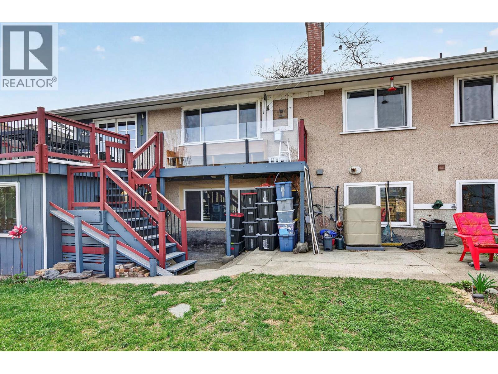 640 FRASER STREET - 57