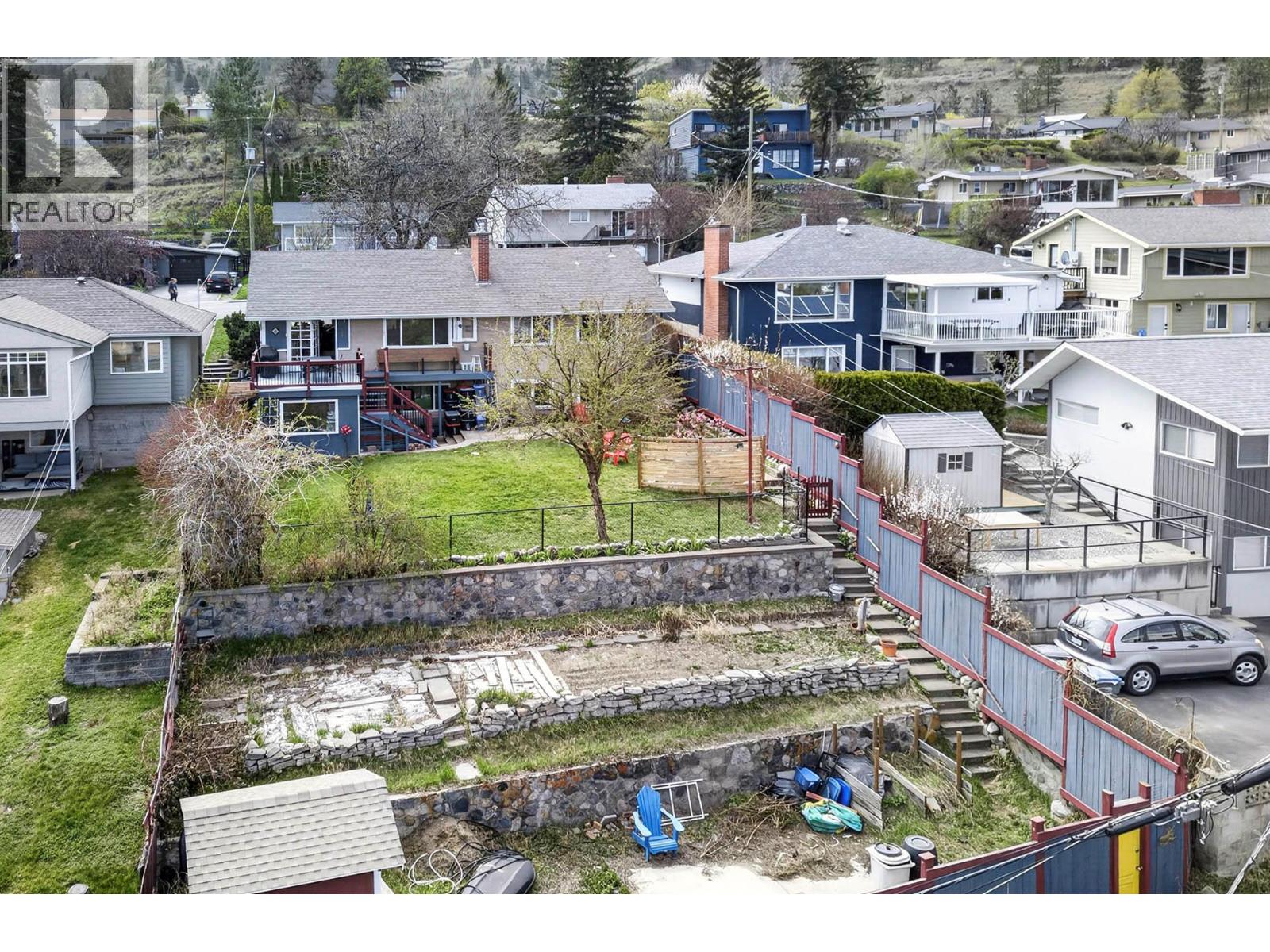 640 FRASER STREET - 74