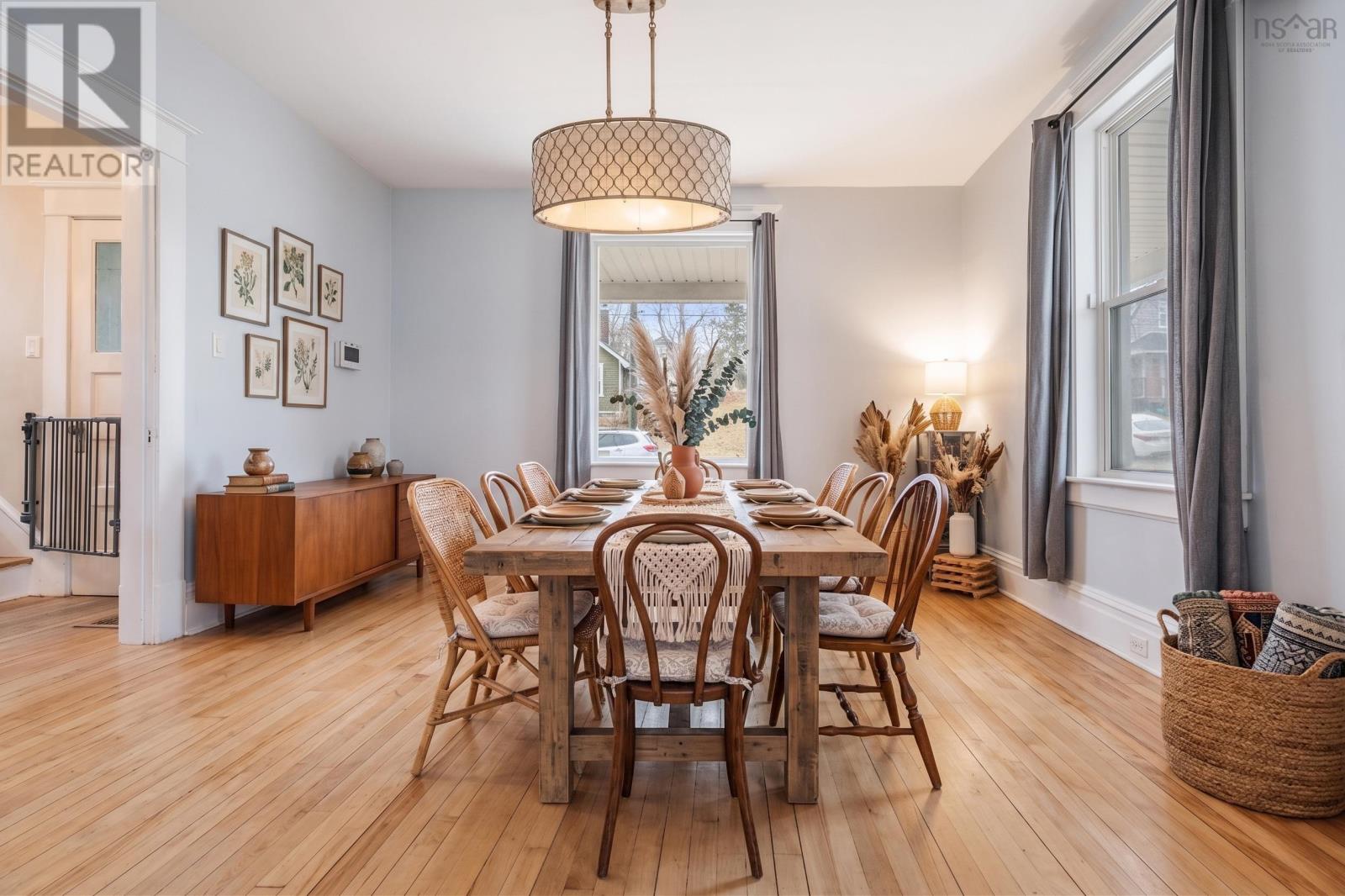 Property 18 of 44 of 168 Carleton Street