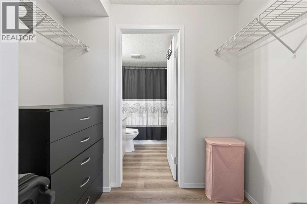 505 Railway Street West, Cochrane