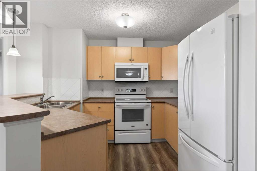 505 Railway Street West, Cochrane