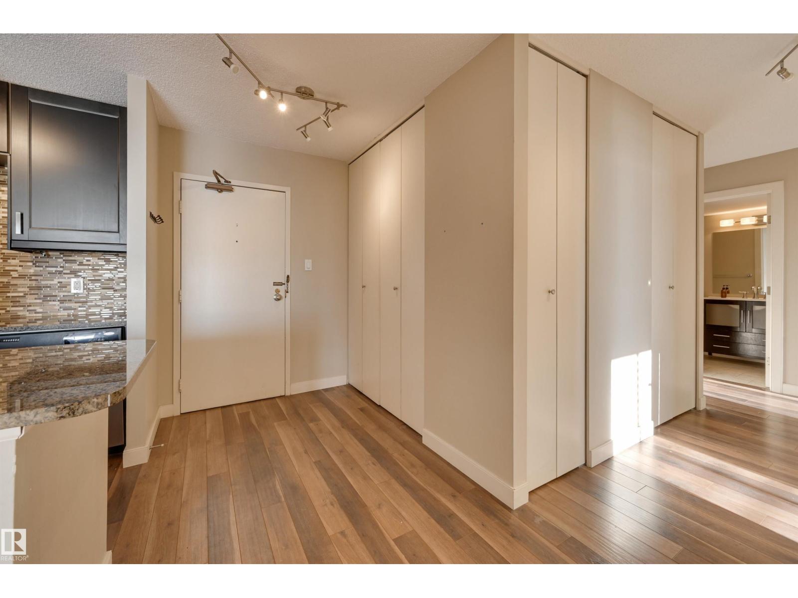 #406 12141 JASPER AV NW - 21
