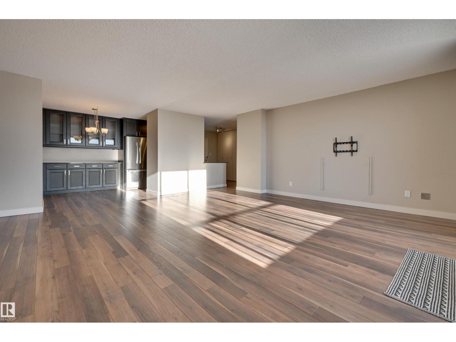 #406 12141 JASPER AV NW - 3
