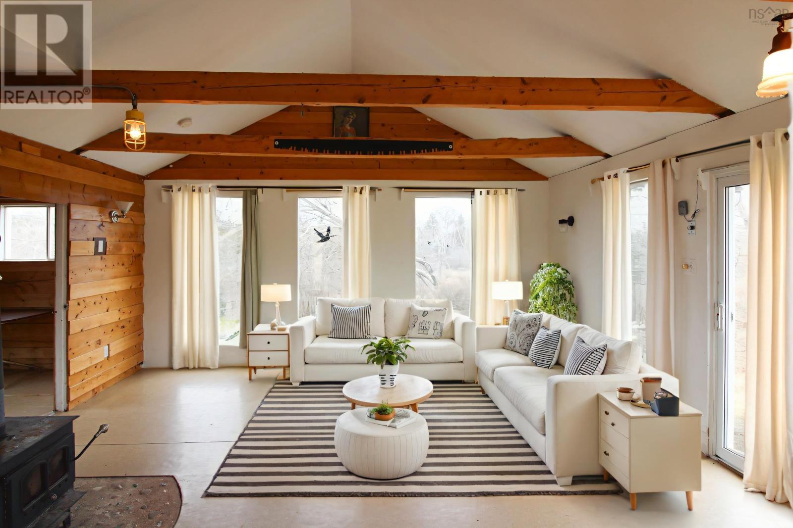 Property 37 of 46 of 615 New Road